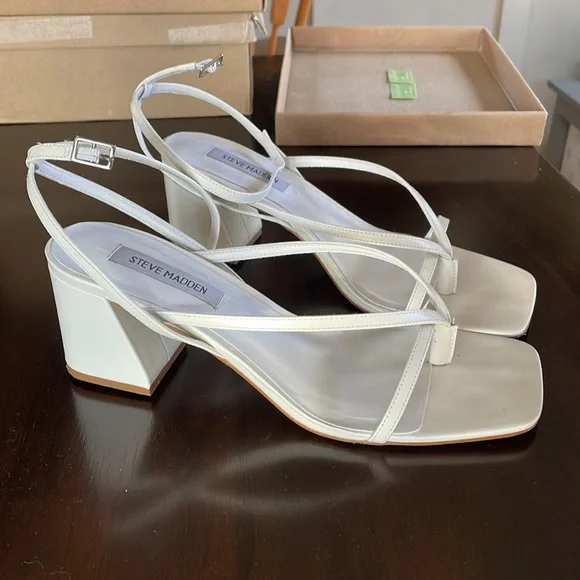 Women’s Steve Madden chunky white high heels. - Picture 2 of 2